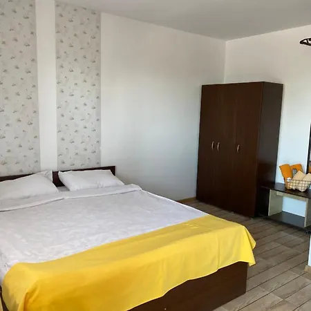 Casa De La Corbu Guest house