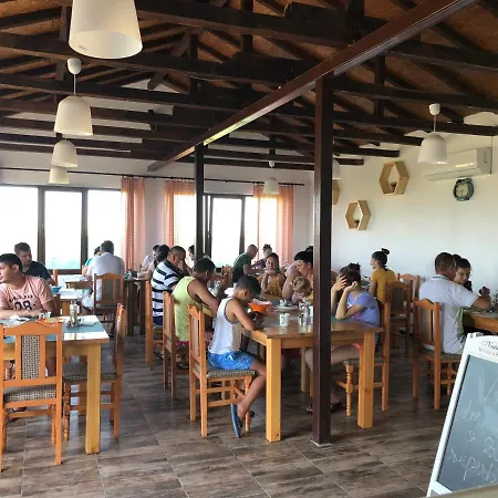 Pensjonat Casa De La Corbu